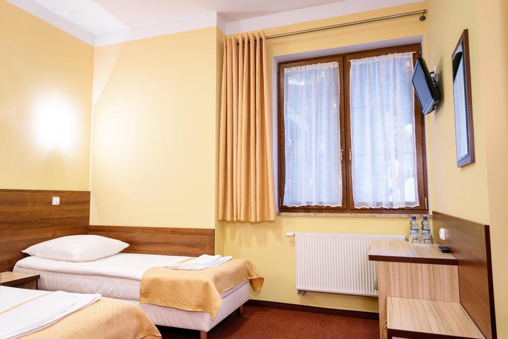 ホテルVera Sulechów エクステリア 写真