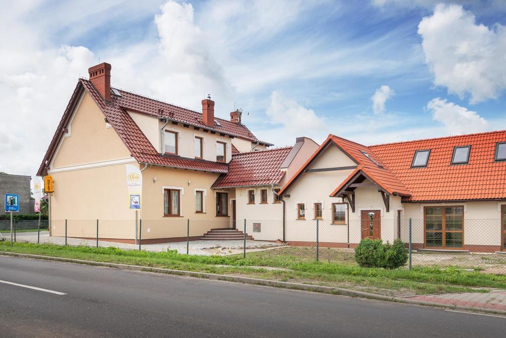 ホテルVera Sulechów エクステリア 写真