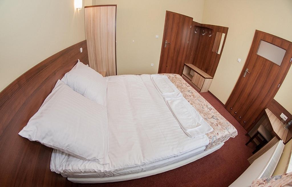 ホテルVera Sulechów 部屋 写真